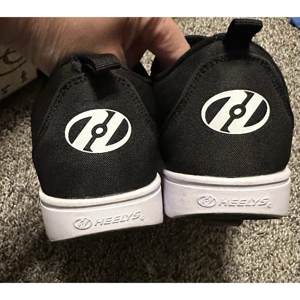 Youth Boys Size 2 Youth Black Heelies